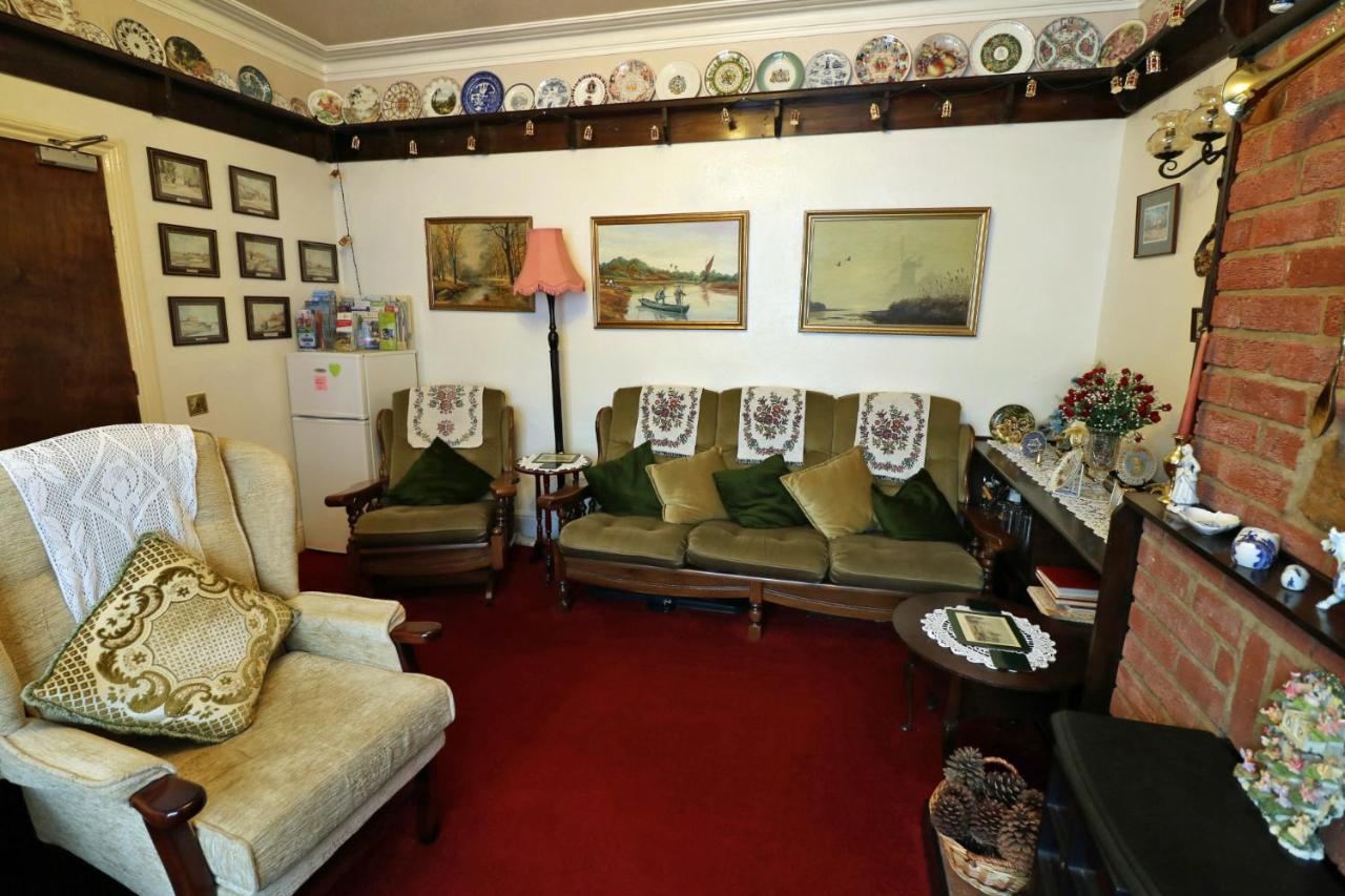 Rosamaly Guesthouse Хънстантън Екстериор снимка